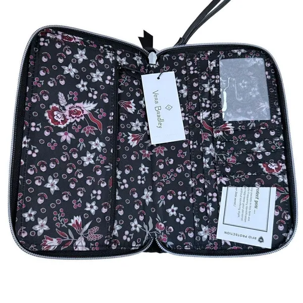 Vera Bradley RFID Wrestlet Bag NWT - Image 6