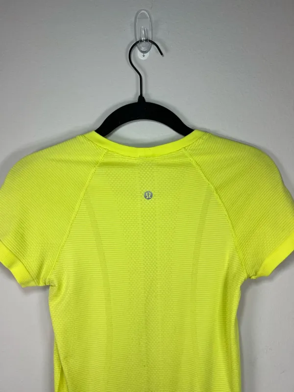 Lululemon Woman's Swiftly Tech Yellow Lime Seamless Short Sleeved Shirt Top Sz 4 - Image 8