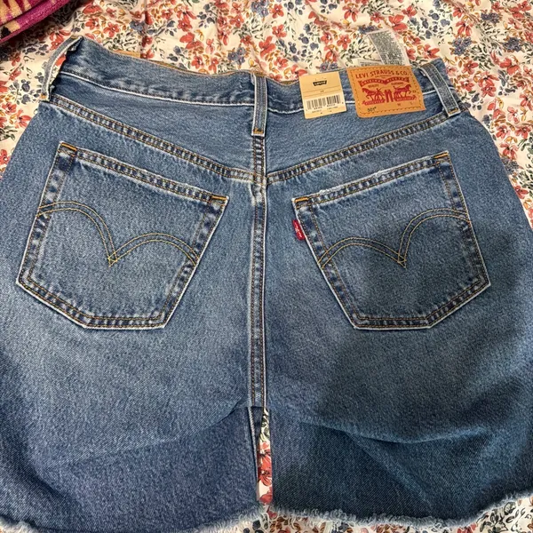 Levi’s Shorts - Image 2