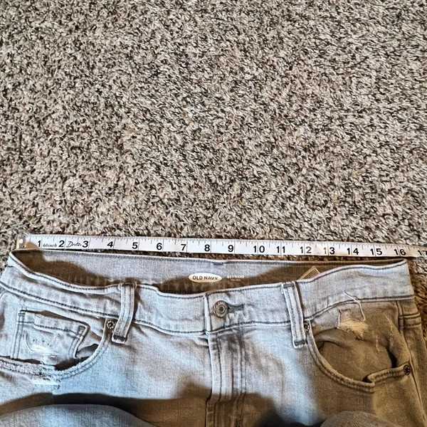 Old Navy Boyfriend Mid-Rise Distressed Gray Straight Leg Jean 12‎ Distressed - Image 4