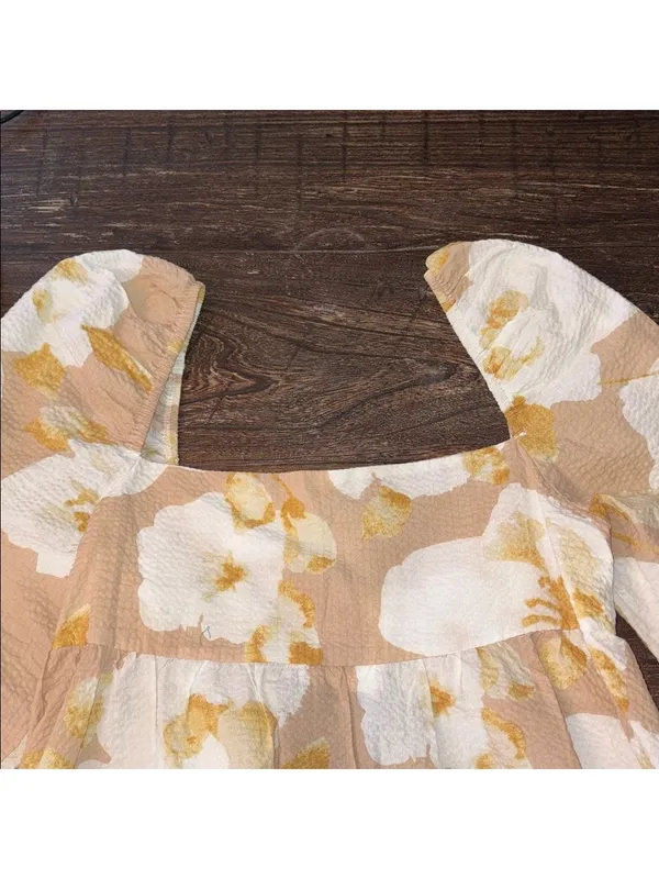 En Saison Floral Puff Sleeve Blouse Tan White NWT Medium‎ Smocked Babydoll - Image 6