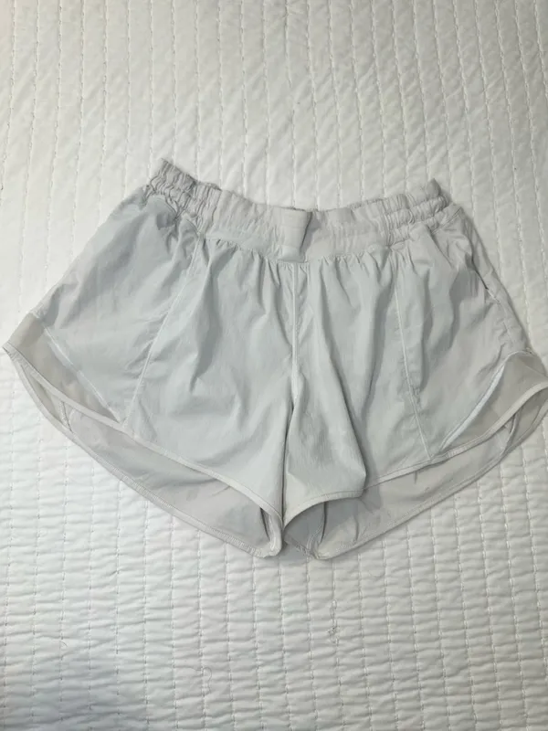 Lululemon Athletica Cream Women's Athletic Shorts - Elastic Waist in Size 12 - Image 2
