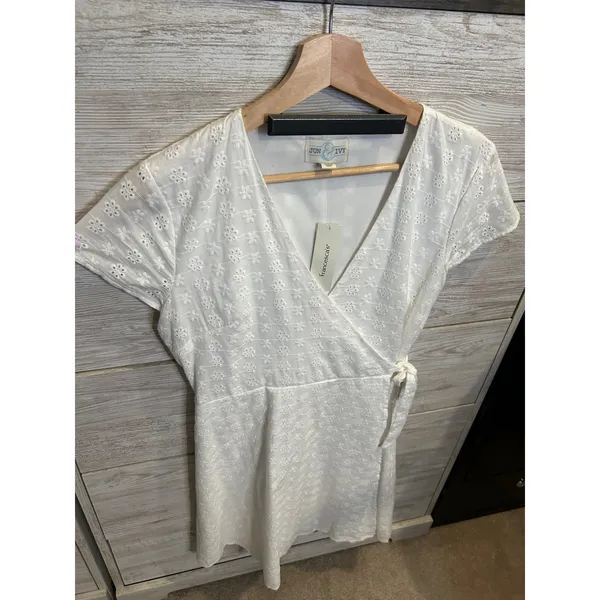 Jun & Ivy Francescas White Eyelet Wrap Mini Dress Jossalin Floral V-Neck Small - Image 3
