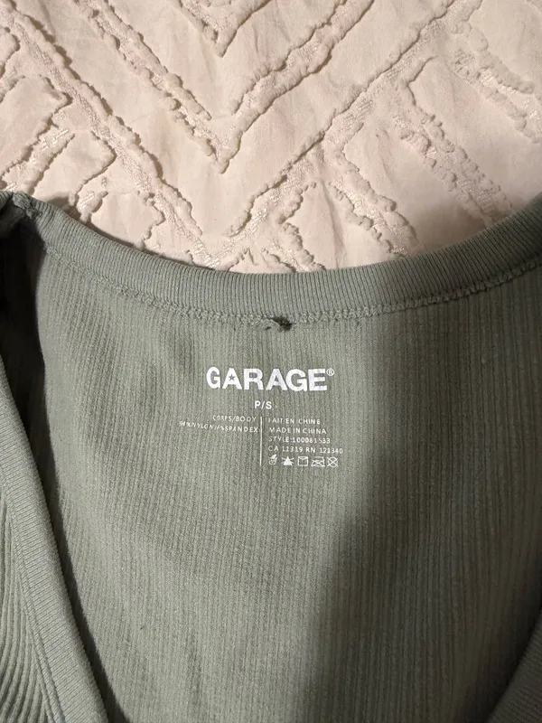 Garage V-neck crop top - Image 2