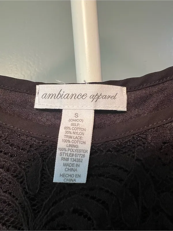 Black Lace Crochet Crop Top - Women - Image 3