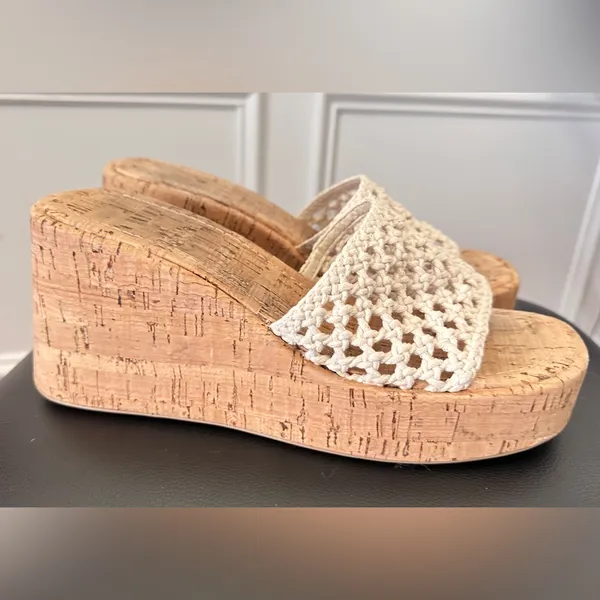 Women's Cream Woven Platform Wedge Sandals Size 9 - Image 6
