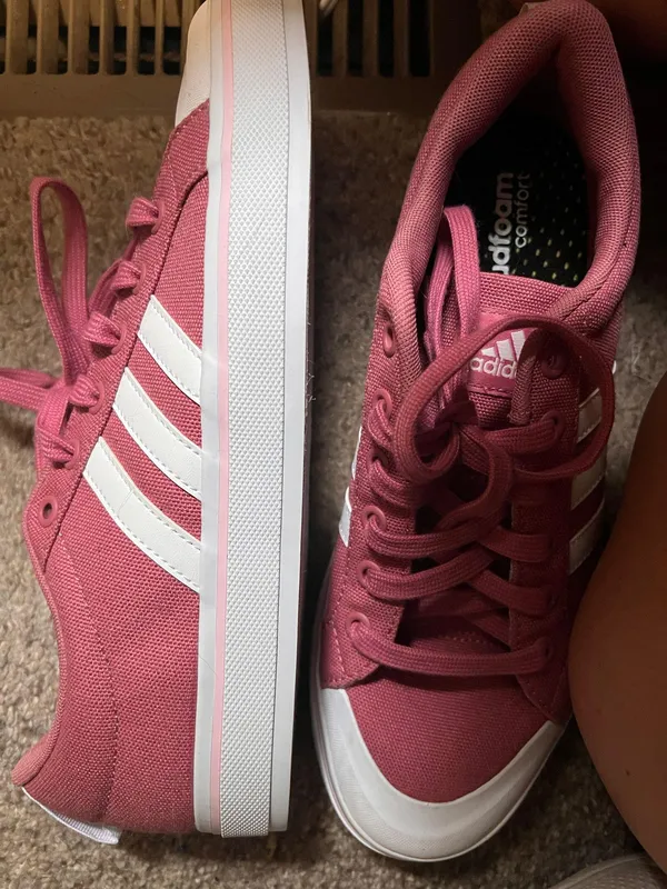 Adidas Womens  Shoes - Image 3