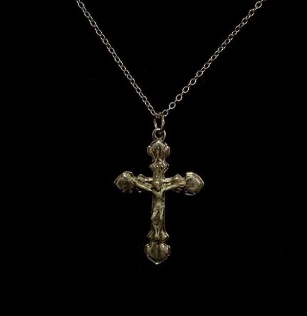 Silver tone cross necklace - Image 4