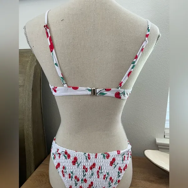 NWOT Cherry bikini White Size L - Image 6