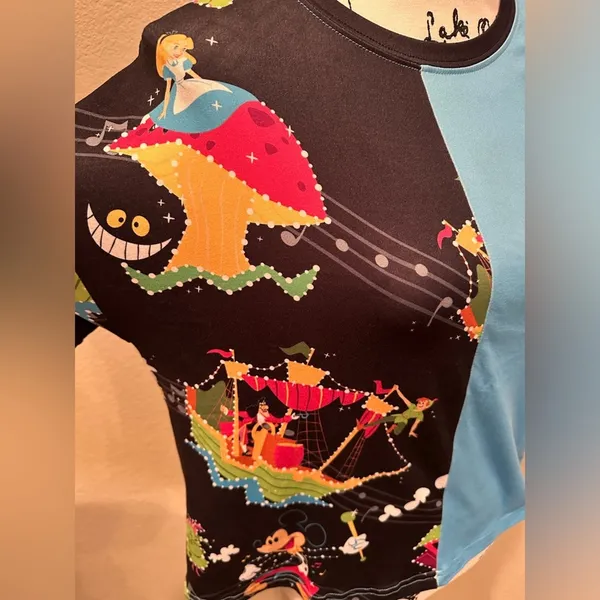 NWOT Disney Parks Main Street Electrical Parade Cropped Tee S - Image 5