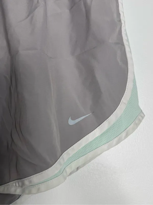 Nike Tempo Women’s Dri-FIT Running Shorts Gray Mint Size XL 3” Inseam - Image 3