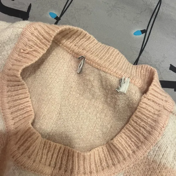 Checkered Pink and White Women's Sweater M/LG - Image 2