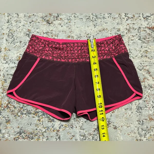 Lululemon Run Times Shorts Bordeaux Drama and Bon Bon Mountain Peaks size 4 - Image 6