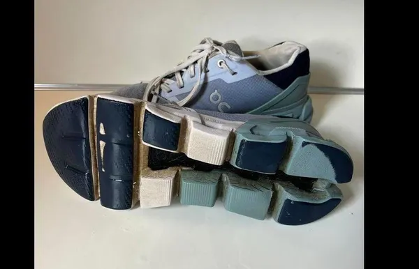 On Cloud Running Shoes - Gray/Blue size 9 - Image 7