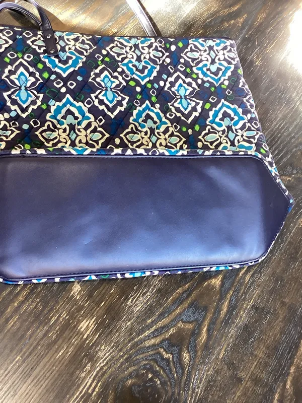 Vera Bradley Quilted Wallet in Ink Blue Medallion Print - Image 15