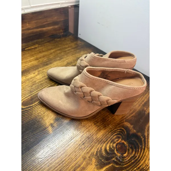 Universal Threads Tan Braided Strap Heeled Mule Size‎  6.5 - Image 2