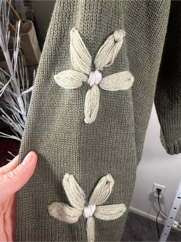 N288. Jessica Simpson Olive Green Cropped Knit Sweater with Floral Sleeve Detail - Image 2