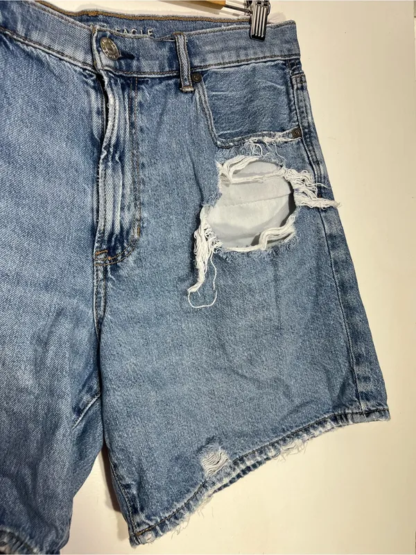 American Eagle Outfitters Light Blue 90s boyfriend short size 14 - Image 4