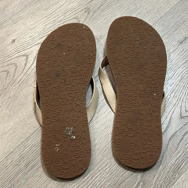 UGG Australia Thong Flip Flop Sandals Ally Women's 9 Leather‎ Tan Beige - Image 6