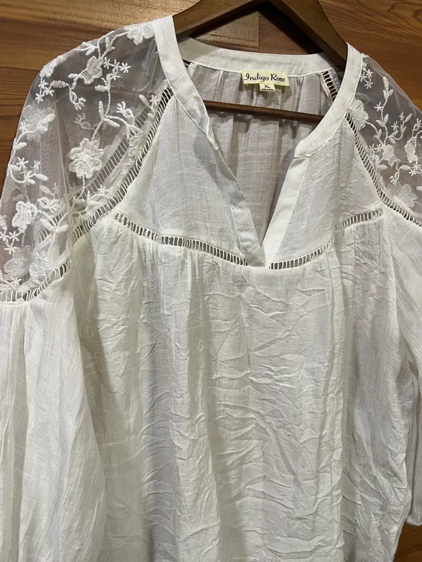 White Flow Boho Top Size XL - Image 2