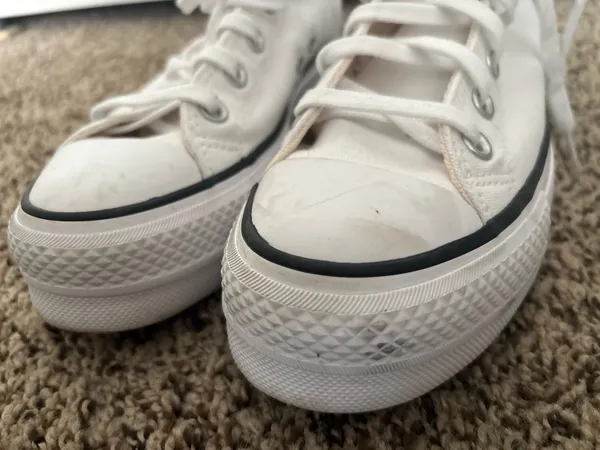 Converse Women’s Chuck Taylor - Image 4