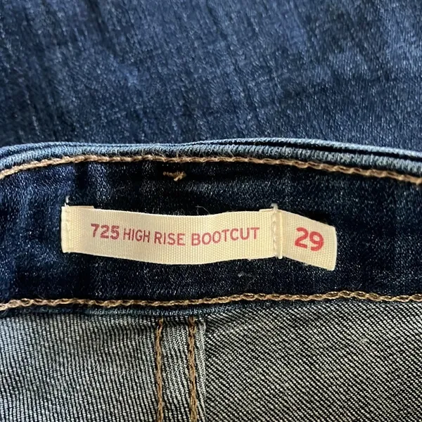 EUC Levi’s 725 Jeans - Image 6