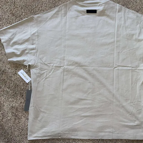 Fear of god Essentials Tee - Image 3