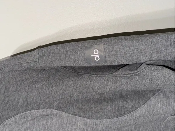 ALO Yoga Make Waves Hoodie in Athletic Heather Grey Tonal Size Medium - Image 5