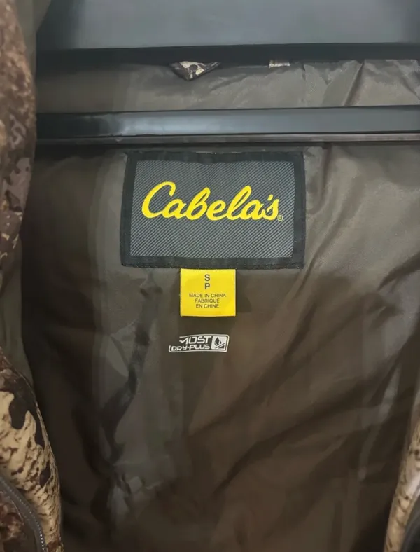 Cabela water proof coat - Image 3