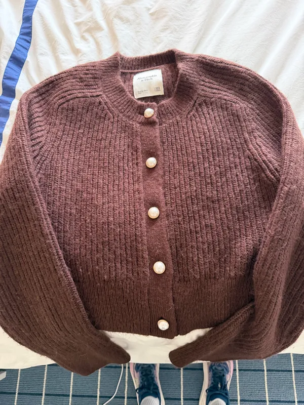 Abercrombie Pearl Button Cardigan - Image 4