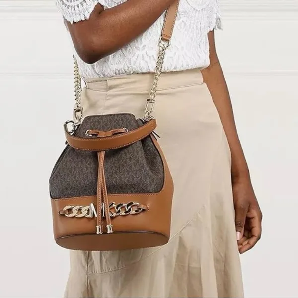 Michael Kors Devon Medium Logo Bucket
Bag - Image 5