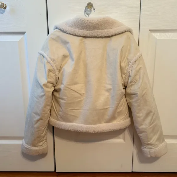 Hollister Faux Shearling Cropped Biker Jacket in Beige - Image 3