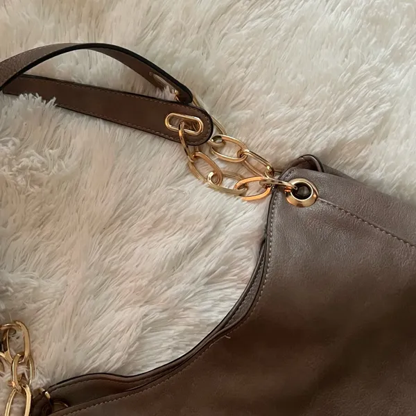Source Unknown Women’s Faux Leather Shoulder Bag with Gold Chain – Brown Hobo Tote, Unbranded - Image 2