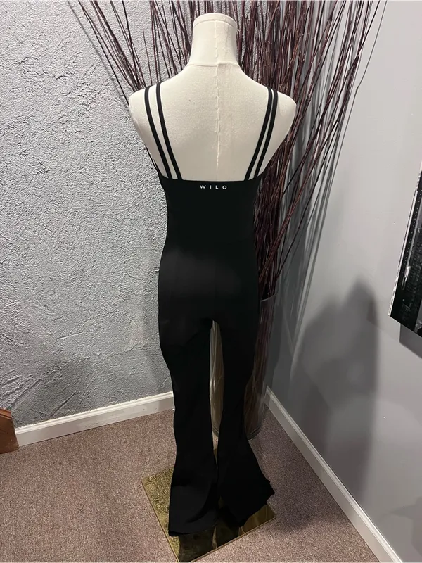 🌺WILO BLACK RIBBED FLARE ATHLETIC JUMPSUIT SIZE SMALL🌺 - Image 3