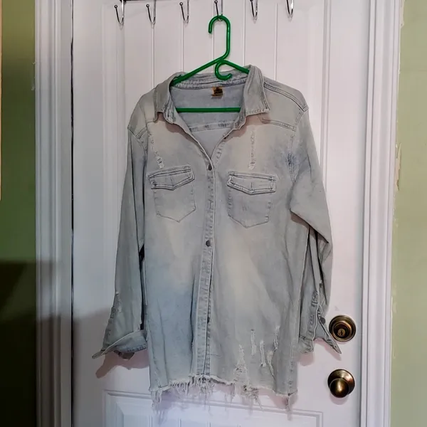 Source Unknown Distressed Jean shirt - Image 3