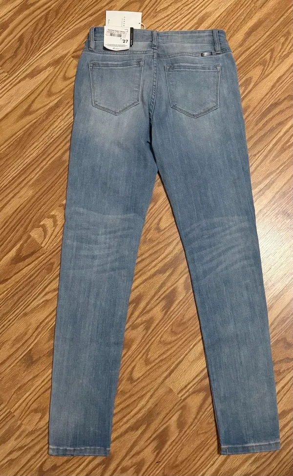 KanCan Estilo Mid Rise Super Skinny Jeans in Light Wash size 7/27 - Image 4