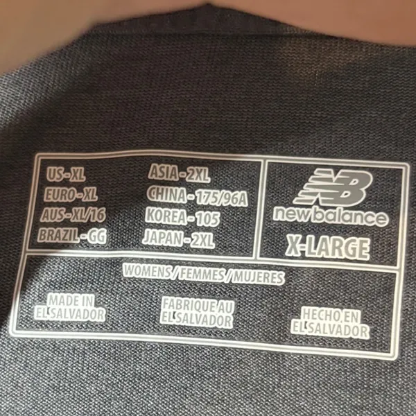 New Balance NWT Women's Size XL Gray Short Sleeve Athletic Tech T-Shirt - Image 4