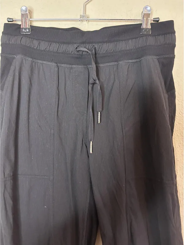 Lululemon Black Drawstring Jogger Pants Size 6 - Image 2