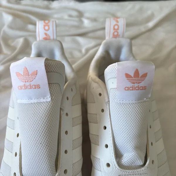 Women’s Adidas White/Pink Sneakers - Image 3