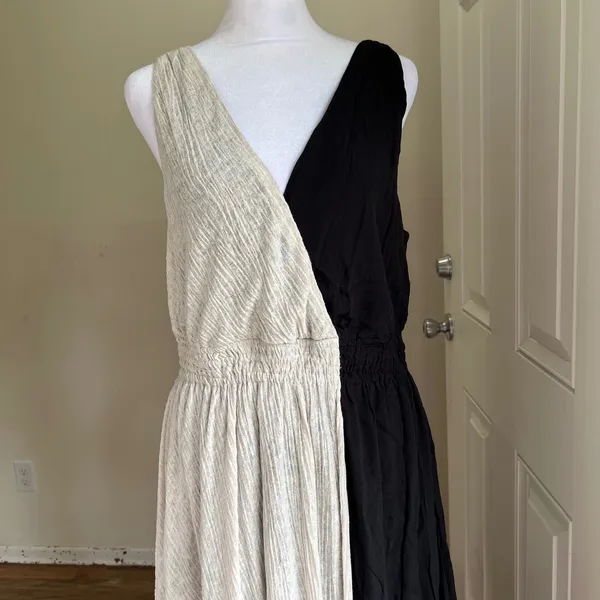 Maeve Anthropologie Colorblock Midi Dress Black Beige Smocked‎ Waist Womens M - Image 4