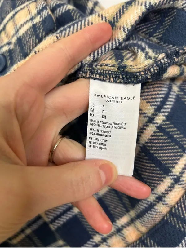 American Eagle Outfitters Cropped Plaid Shacket Size Small - Image 3