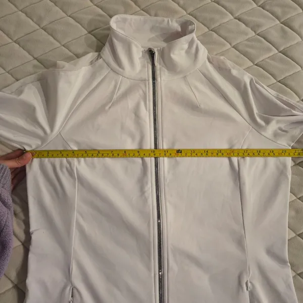 Alo yoga jacket - Image 5