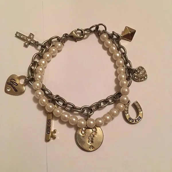 Costume Jewelry Bracelet Faux Pearl Signed Guess - Image 6
