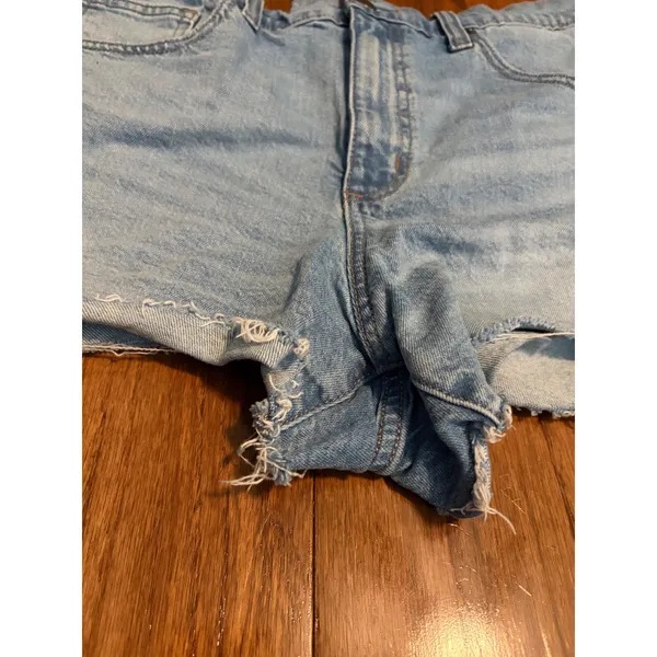 Universal Threads Cutoff Shorts 90s Style‎ Light Wash Raw Hem Size 12/R - Image 5