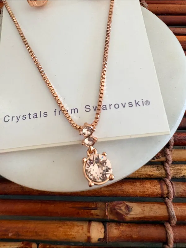 Gloria Vanderbilt Rose Gold Crystal Pendant Necklace with Matching Studs NWT - Image 2