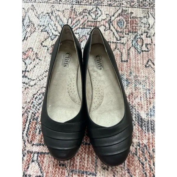 Cliffs by White Mountain Clara Flats Classic Black Women's Slip-On Ballet Shoes - Image 5