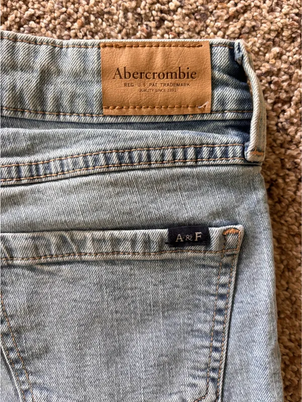 Abercrombie Jeans - Image 4