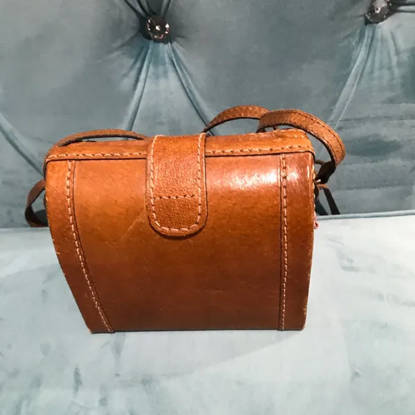 Vintage mini genuine leather crossbody bag in tan color - Image 2