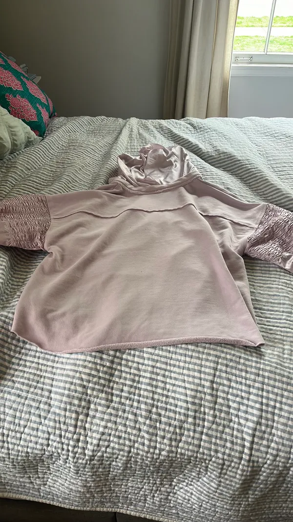 NWT Moment Sweatshirt Lilac - Image 4