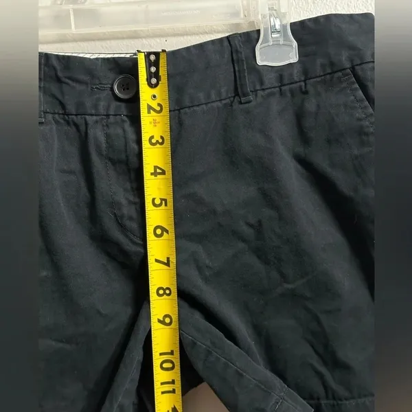 Ann Taylor LOFT Casual‎ Women Black Cargo Shorts Size 6. - Image 2